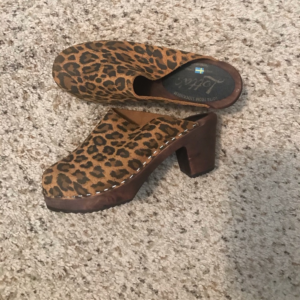 Leopard Clogs